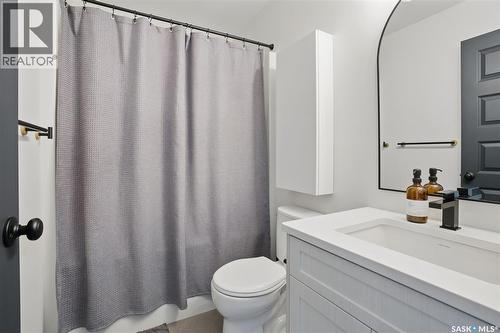 328 Barrett Street, Saskatoon, SK - Indoor Photo Showing Bathroom