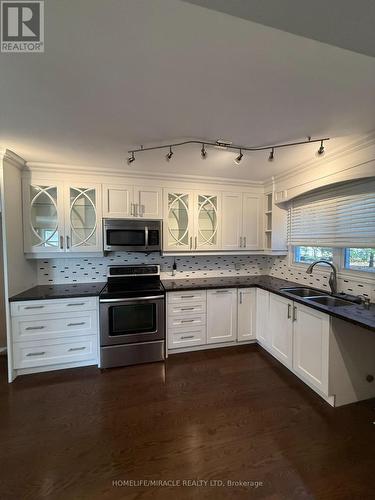 10 Yorkton Boulevard, Markham, ON - Indoor Photo Showing Kitchen With Double Sink