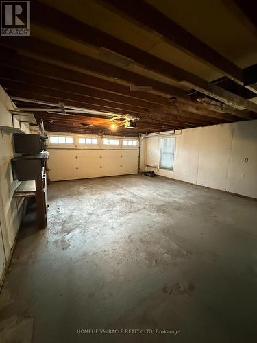 10 Yorkton Boulevard, Markham, ON - Indoor Photo Showing Garage