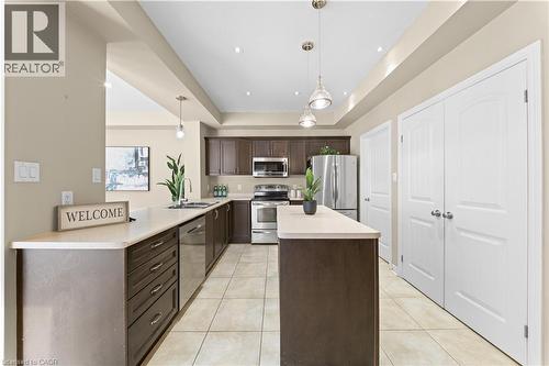 906 Audrey Place, Kitchener, ON - Indoor Photo Showing Kitchen With Double Sink With Upgraded Kitchen