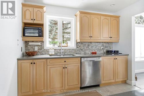 2 Barry Street, South Stormont, ON - Indoor Photo Showing Kitchen