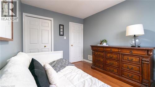 2062 Westmount Drive, Oakville, ON - Indoor Photo Showing Bedroom