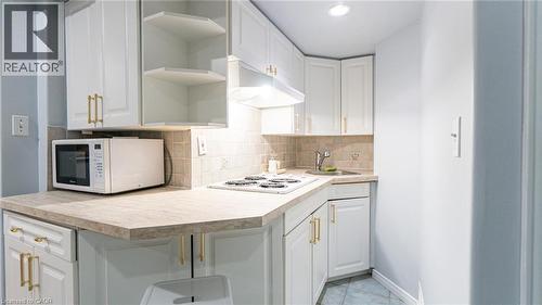 2062 Westmount Drive, Oakville, ON - Indoor Photo Showing Kitchen