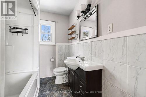 main floor 4 pc bathroom - 476 County 29 Road, Rideau Lakes, ON - Indoor Photo Showing Bathroom