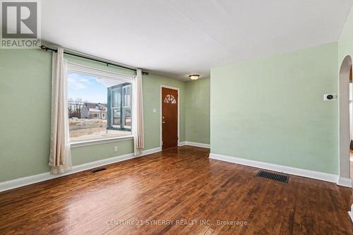 living room - 476 County 29 Road, Rideau Lakes, ON - Indoor Photo Showing Other Room