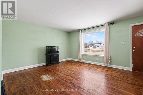 living room - 476 County 29 Road, Rideau Lakes, ON - Indoor Photo Showing Other Room