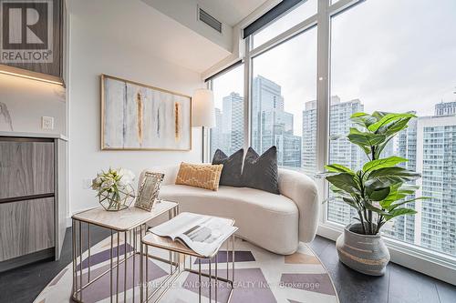 2315 - 1 Concord Cityplace Way, Toronto, ON - Indoor