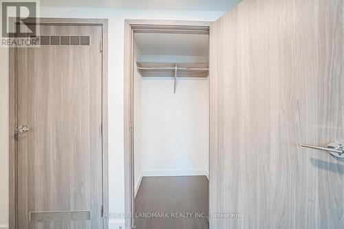 2315 - 1 Concord Cityplace Way, Toronto, ON - Indoor