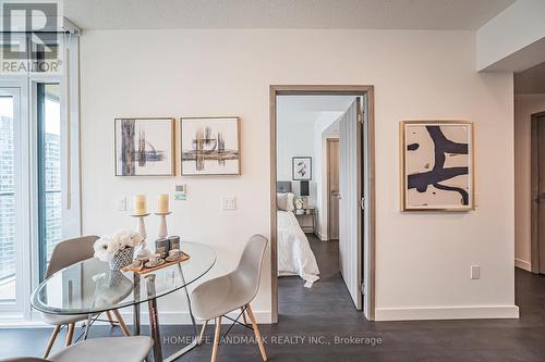 2315 - 1 Concord Cityplace Way, Toronto, ON - Indoor Photo Showing Dining Room