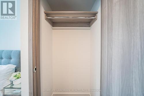 2315 - 1 Concord Cityplace Way, Toronto, ON - Indoor