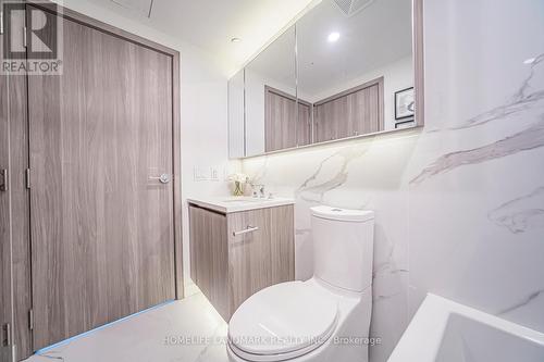 2315 - 1 Concord Cityplace Way, Toronto, ON - Indoor Photo Showing Bathroom