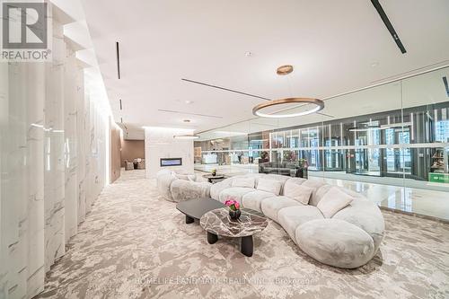 2315 - 1 Concord Cityplace Way, Toronto, ON - Indoor