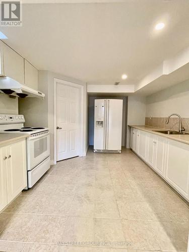 (Bsmt) - 3 Teseo Court, Richmond Hill, ON - Indoor Photo Showing Kitchen