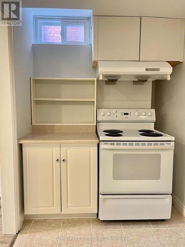 (Bsmt) - 3 Teseo Court, Richmond Hill, ON - Indoor Photo Showing Kitchen