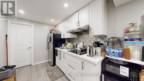 162 Agava Street, Brampton, ON - Indoor Photo Showing Kitchen With Upgraded Kitchen