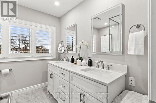4 Winterberry Drive, Whitby, ON - Indoor Photo Showing Bathroom