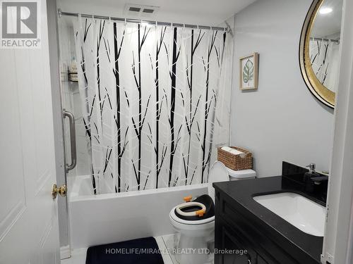 504 - 25 Fairview Road W, Mississauga, ON - Indoor Photo Showing Bathroom