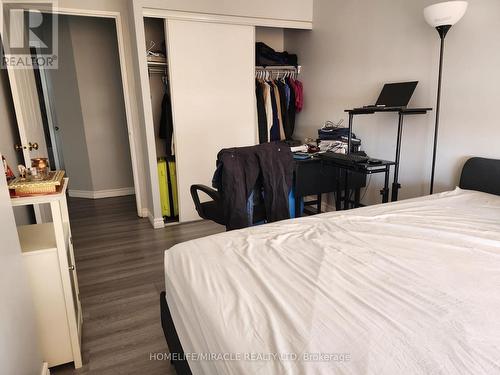 504 - 25 Fairview Road W, Mississauga, ON - Indoor Photo Showing Bedroom
