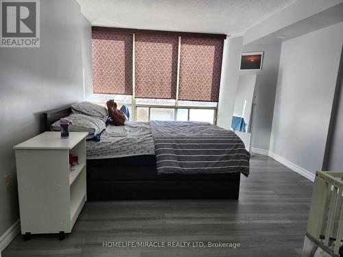 504 - 25 Fairview Road W, Mississauga, ON - Indoor Photo Showing Bedroom