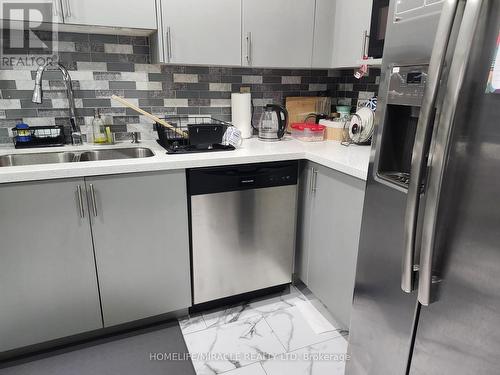504 - 25 Fairview Road W, Mississauga, ON - Indoor Photo Showing Kitchen With Double Sink With Upgraded Kitchen