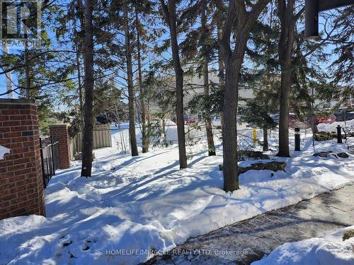 504 - 25 Fairview Road W, Mississauga, ON - Outdoor With View