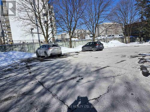 504 - 25 Fairview Road W, Mississauga, ON - Outdoor