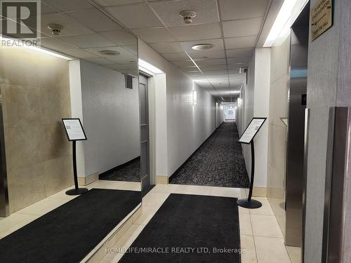 504 - 25 Fairview Road W, Mississauga, ON - Indoor Photo Showing Other Room
