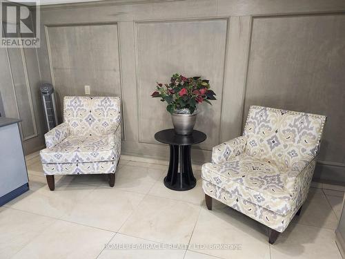 504 - 25 Fairview Road W, Mississauga, ON - Indoor Photo Showing Other Room