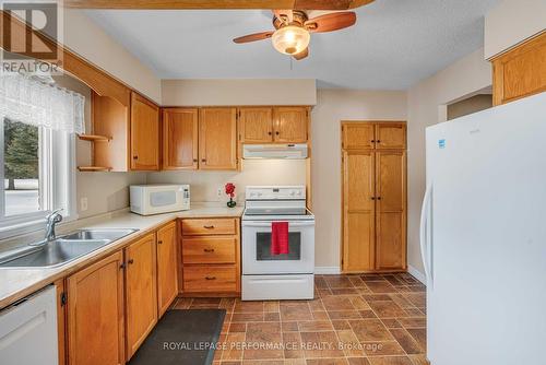 6575 Wendy Street, South Glengarry, ON - Indoor Photo Showing Kitchen With Double Sink
