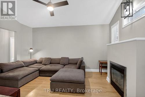 Great room - 590 Anjana Circle, Ottawa, ON - Indoor Photo Showing Living Room