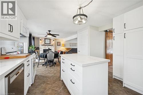 33 Chesterton Lane, Guelph, ON - Indoor Photo Showing Kitchen