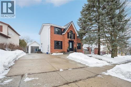 33 Chesterton Lane, Guelph, ON - Outdoor With Facade