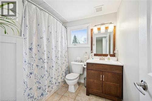 33 Chesterton Lane, Guelph, ON - Indoor Photo Showing Bathroom