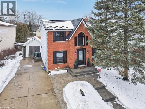 33 Chesterton Lane, Guelph, ON - Outdoor With Facade