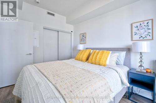 1103 - 32 Forest Manor Road, Toronto, ON - Indoor Photo Showing Bedroom