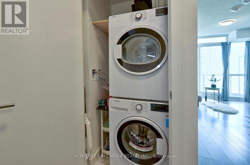1103 - 32 Forest Manor Road, Toronto, ON - Indoor Photo Showing Laundry Room