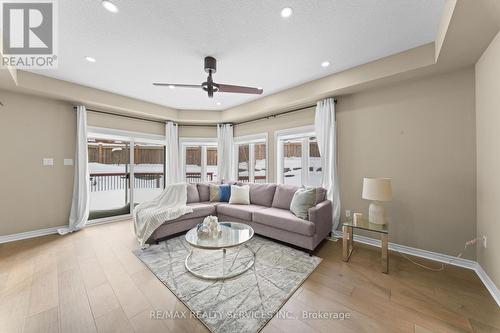 906 Audrey Place, Kitchener, ON - Indoor Photo Showing Living Room