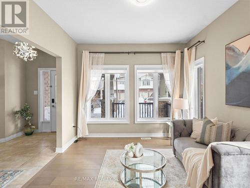 906 Audrey Place, Kitchener, ON - Indoor Photo Showing Living Room