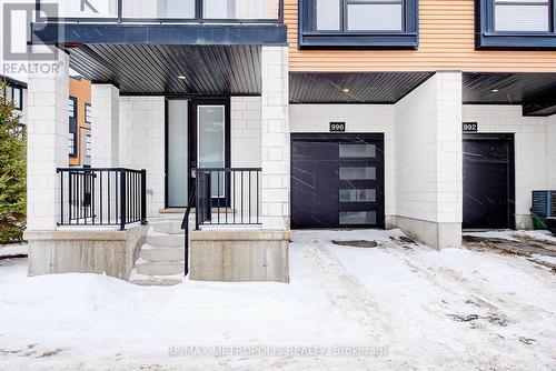 996 - 996 West Village Square, London North, ON - Outdoor With Balcony