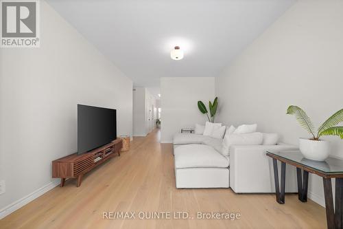 63 Athabaska Drive, Belleville (Thurlow Ward), ON - Indoor