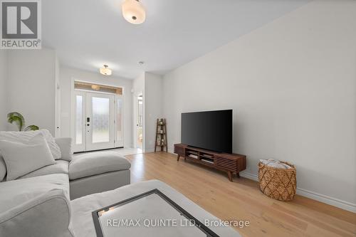 63 Athabaska Drive, Belleville (Thurlow Ward), ON - Indoor Photo Showing Other Room