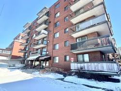 105-600 Boul. de la Côte-Vertu  Montréal (Saint-Laurent), QC H4L 5E3