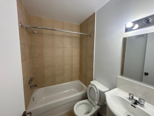 Bathroom - 105-600 Boul. De La Côte-Vertu, Montréal (Saint-Laurent), QC - Indoor Photo Showing Bathroom