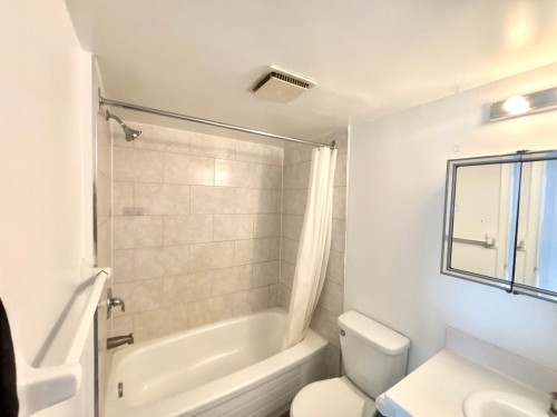 Bathroom - 105-600 Boul. De La Côte-Vertu, Montréal (Saint-Laurent), QC - Indoor Photo Showing Bathroom