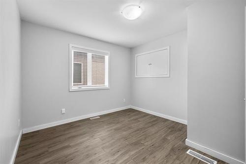 496 Hethrington Ave, Winnipeg, MB 