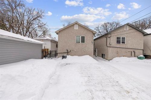 496 Hethrington Ave, Winnipeg, MB 