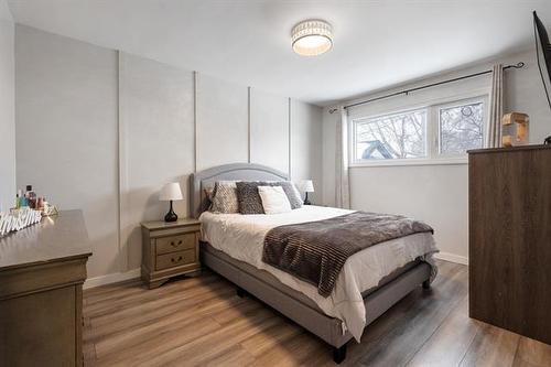 22 Canna Blvd, Winnipeg, MB 