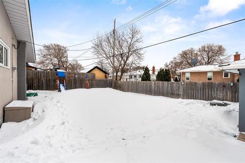 22 Canna Blvd, Winnipeg, MB 