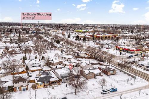 22 Canna Blvd, Winnipeg, MB 