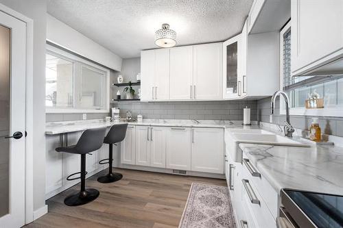 22 Canna Blvd, Winnipeg, MB 